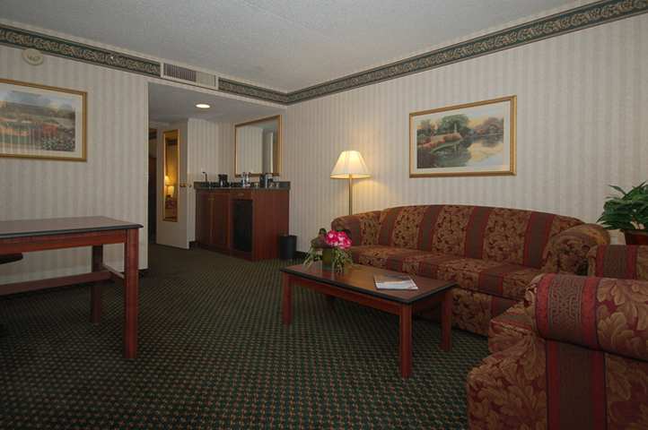 เอมบาสซี สวีท บาย ฮิลตัน ดีทรอยต์ ลิโวเนีย โนวี Hotel ภายนอก รูปภาพ