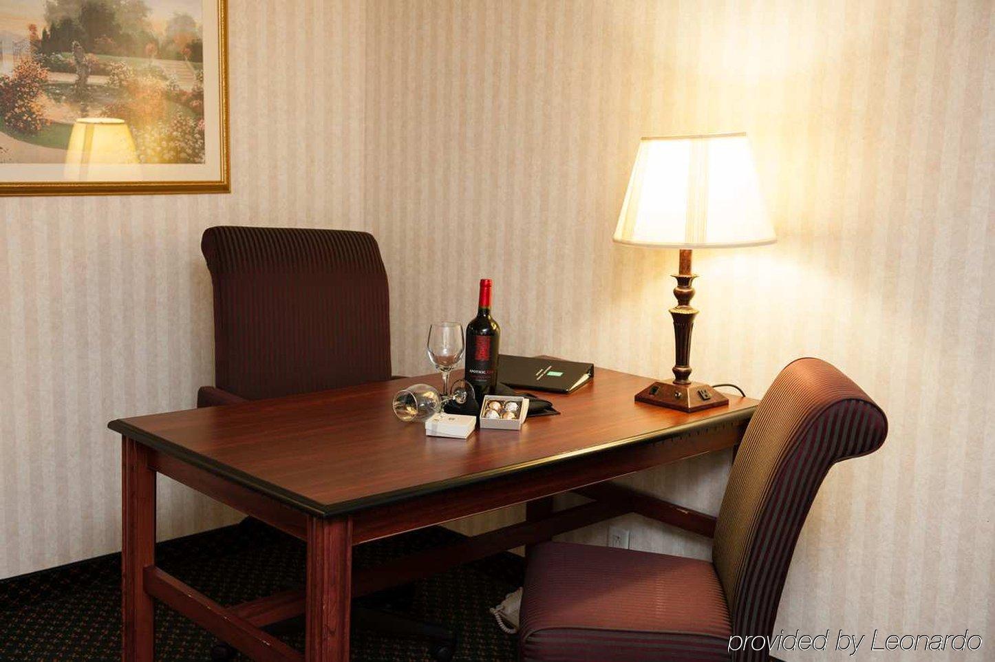 เอมบาสซี สวีท บาย ฮิลตัน ดีทรอยต์ ลิโวเนีย โนวี Hotel ภายนอก รูปภาพ