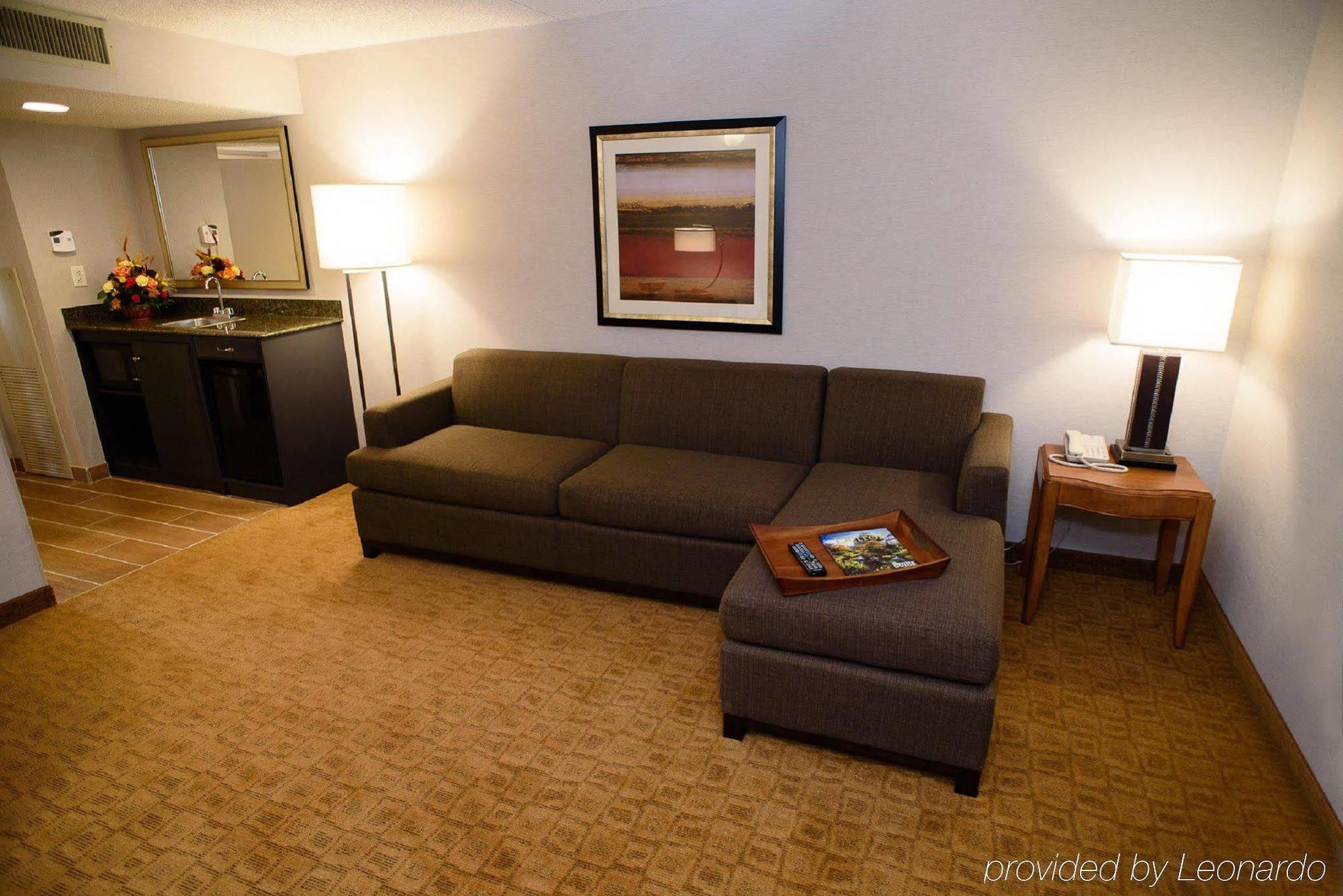 เอมบาสซี สวีท บาย ฮิลตัน ดีทรอยต์ ลิโวเนีย โนวี Hotel ภายนอก รูปภาพ